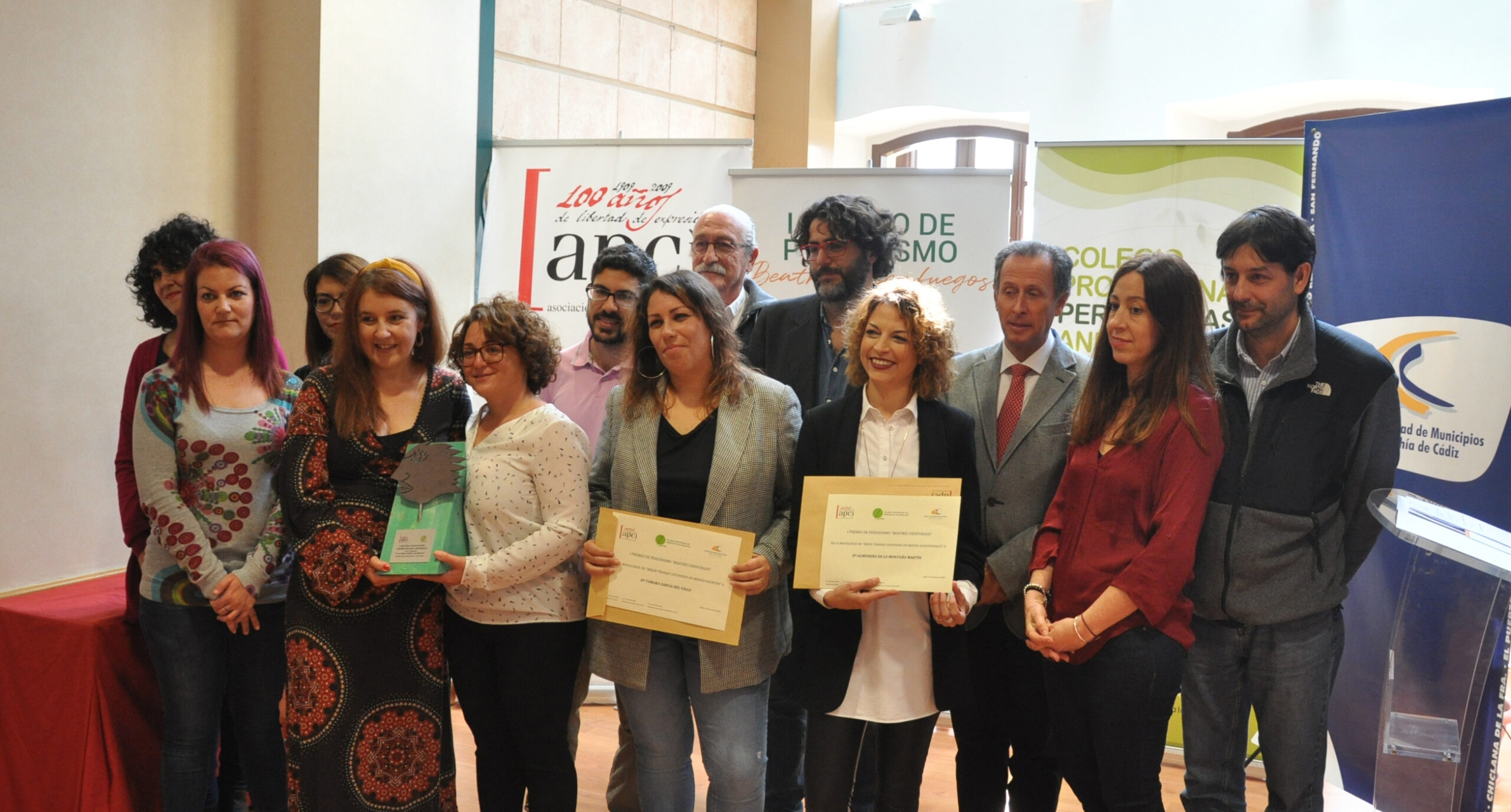 Tamara García, Almudena de la Montaña y Relatoras Producciones distinguidas con el  I Premio de Periodismo Beatriz Cienfuegos