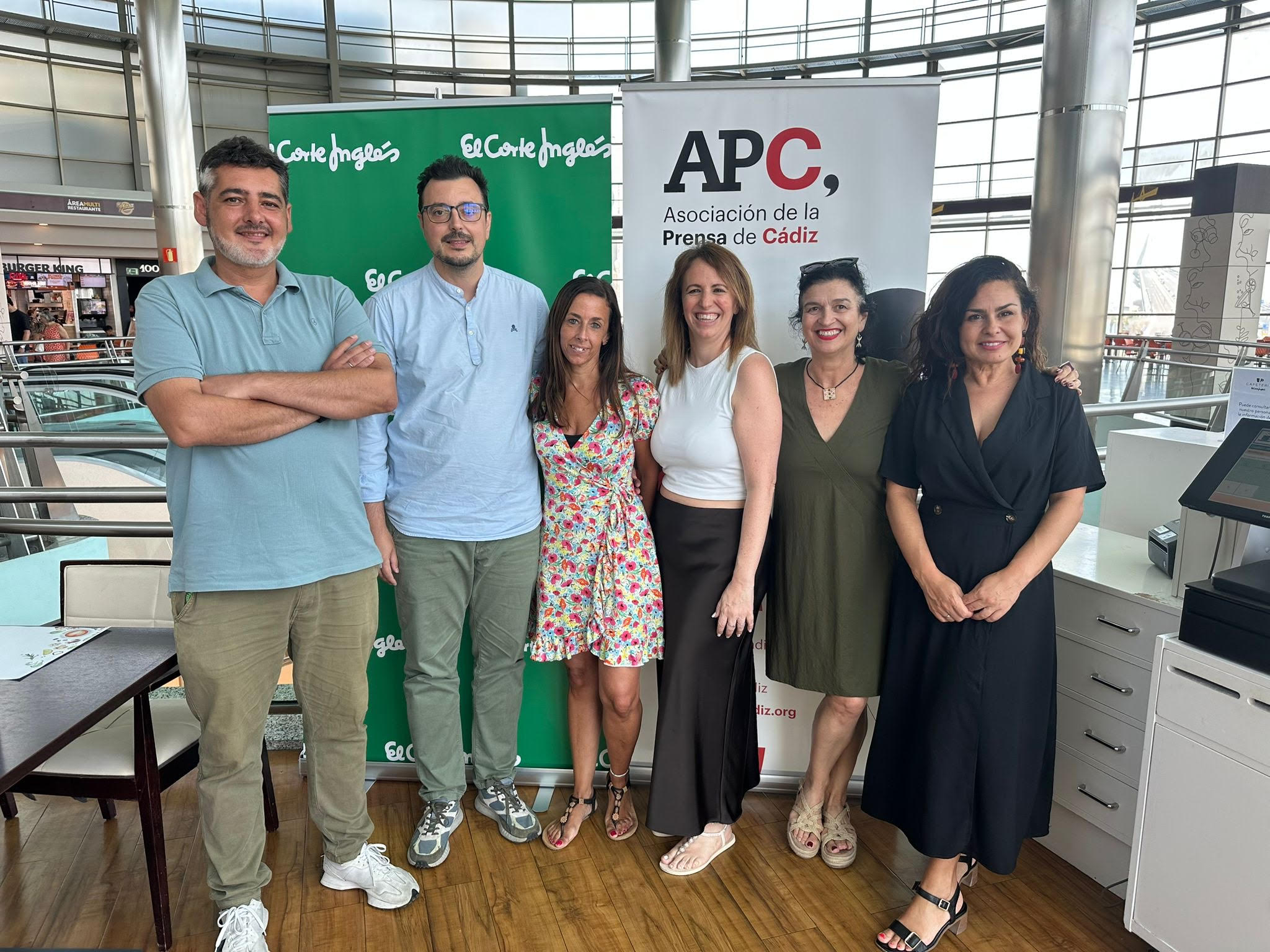 Pedro Ingelmo y Pedro M. Espinosa ganan el XXII premio Cádiz de Periodismo con el reportaje ‘Cadena de favores en Puerto III’